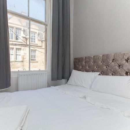 Bright & Homely City Centre Apartment Near Holyrood 에든버러 외부 사진