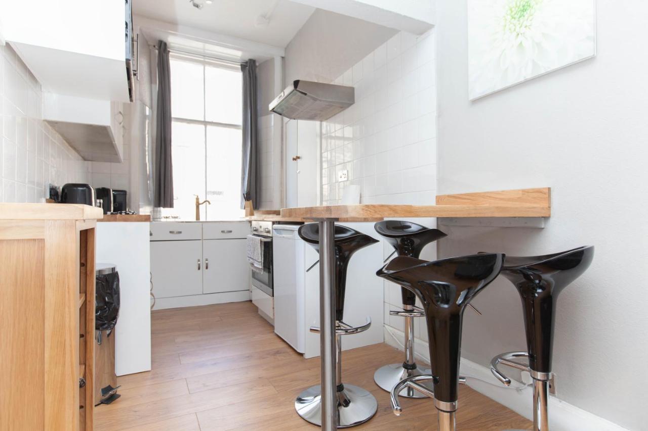 Bright & Homely City Centre Apartment Near Holyrood 에든버러 외부 사진